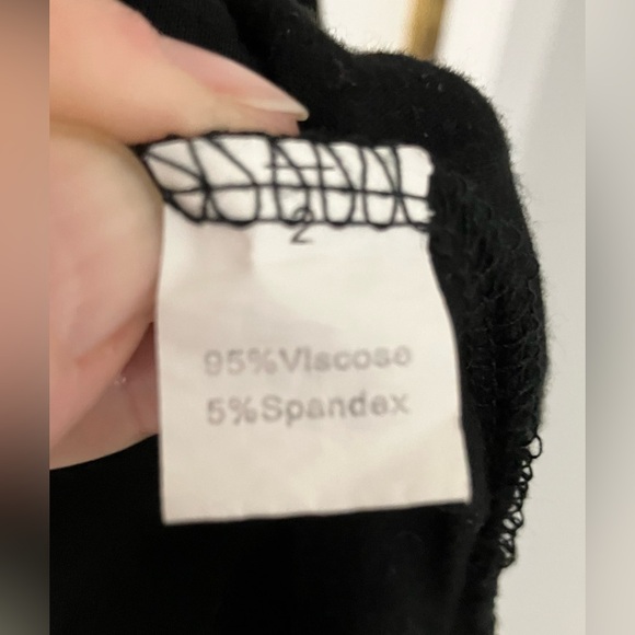 Women’s Black Cold Shoulder Top Size XL. Stretch very attractive unique design - Picture 11 of 16